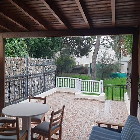 Lovely 2 Bedrooms In The Tourist Area In Paphos . Exteriör bild