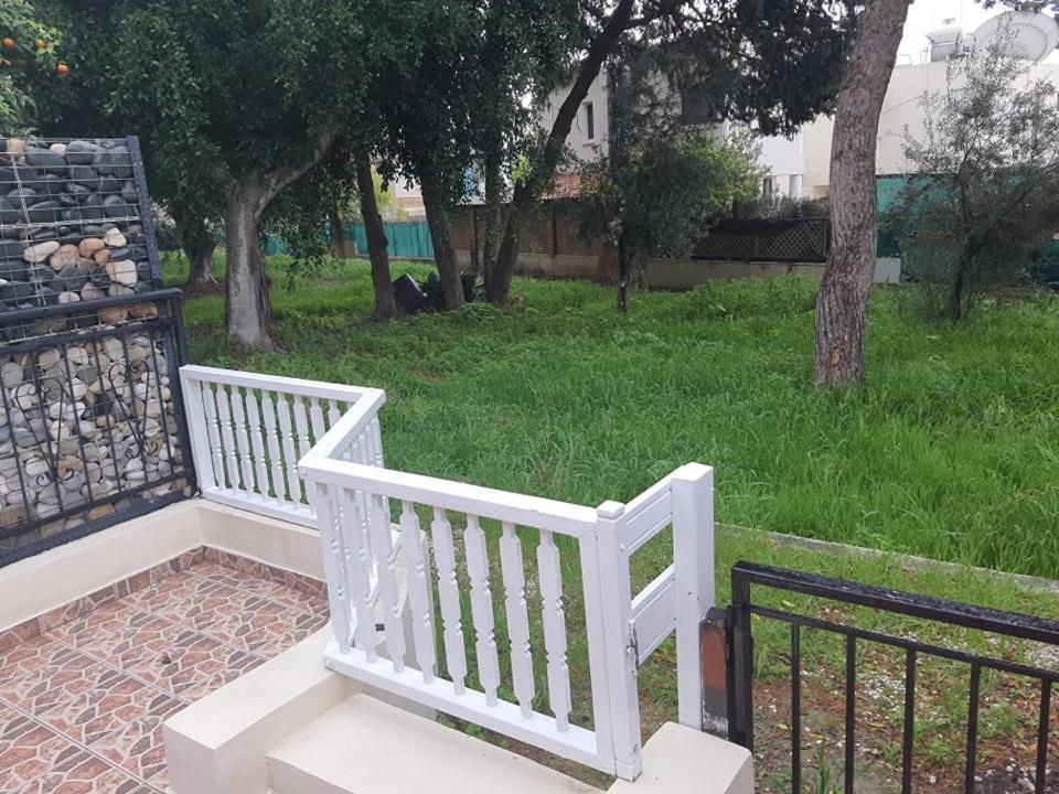 Lovely 2 Bedrooms In The Tourist Area In Paphos . Exteriör bild