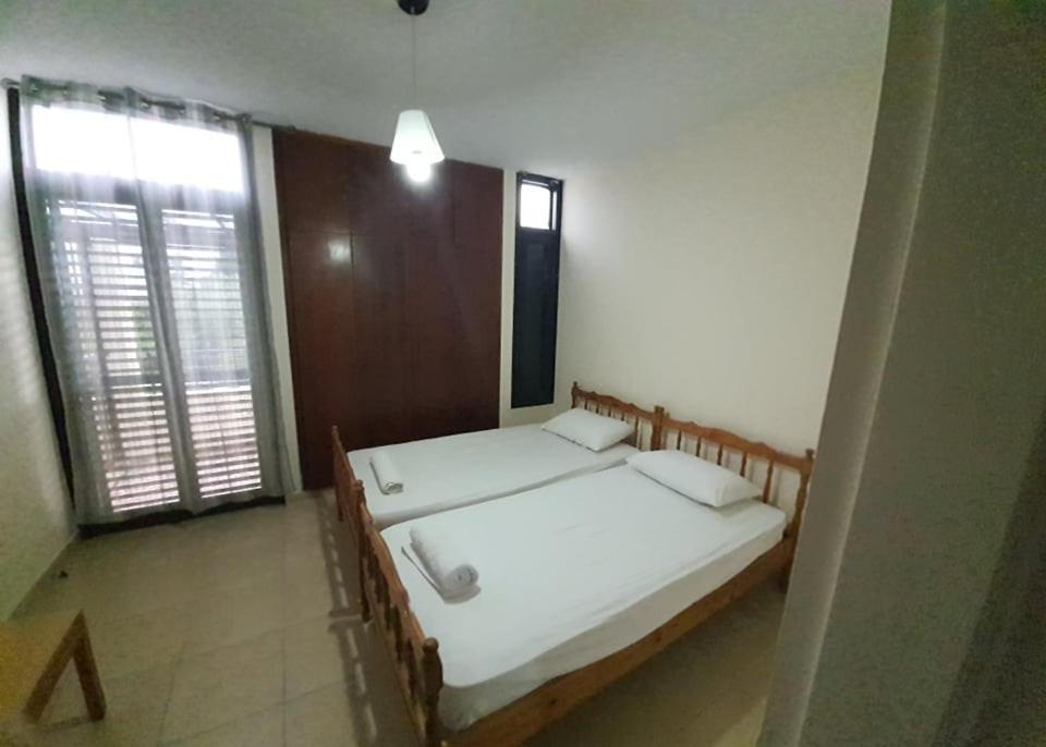 Lovely 2 Bedrooms In The Tourist Area In Paphos . Exteriör bild