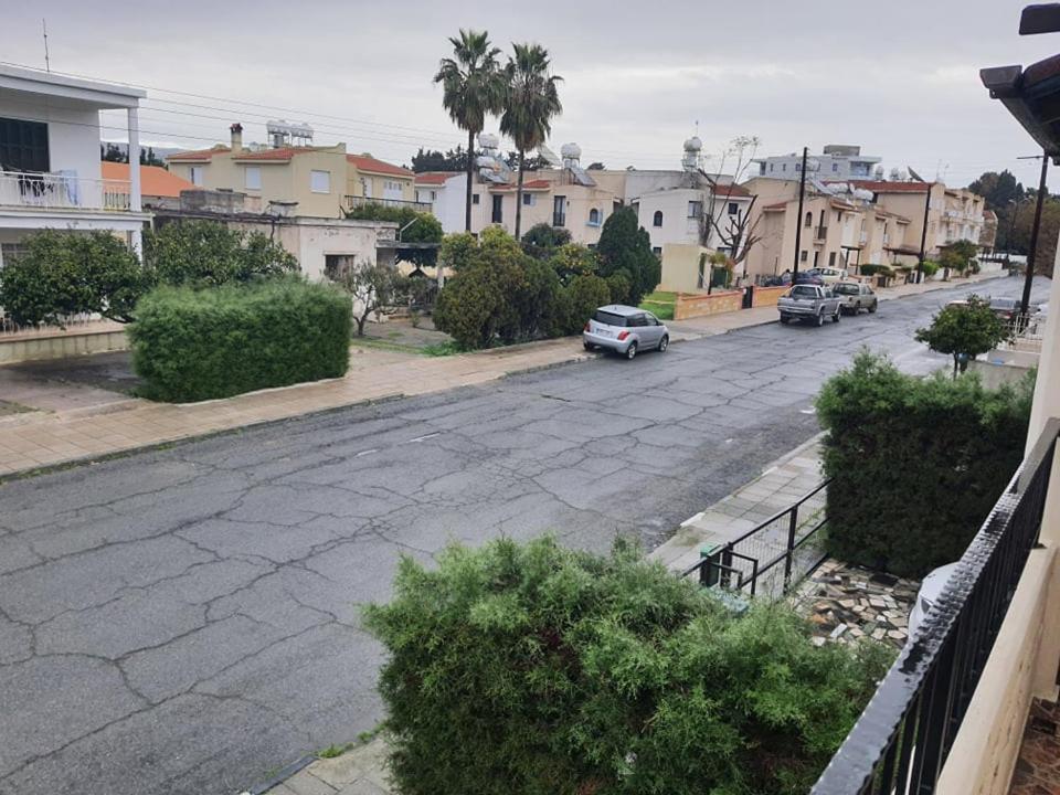 Lovely 2 Bedrooms In The Tourist Area In Paphos . Exteriör bild
